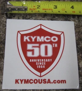 PEGATINA KYMCO 50 Aniversario Desde 1964 Rojo Blanco ATV UTV Scooter Motocicleta - Imagen 1 de 3