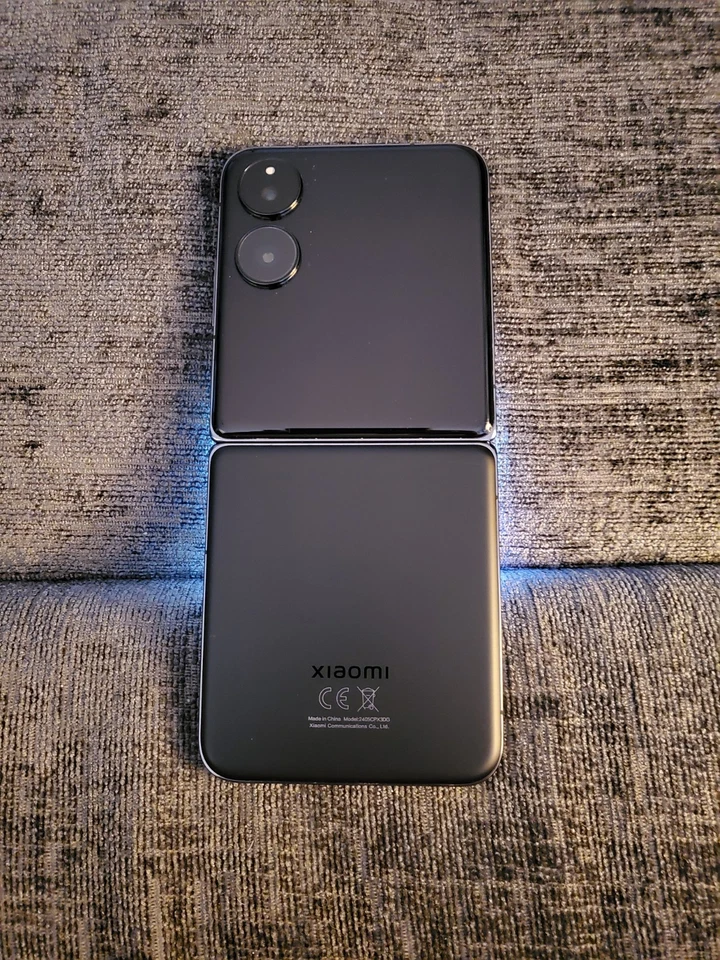 Xiaomi MIX Flip Phone 5G 12GB 512GB Dual SIM Black BRAND NEW READ DESCRIPTION - Image 1 of 4