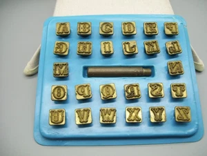 Vintage Leder Stempel Kapitol Buchstaben Alphabet Set 1/2" - Bild 1 von 4