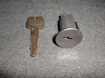 Cerradura de encendido 1967 1969 Ford Galaxie Fairlane Ranchero LTD/Mercury Cyclone Comet Foto 1 de 4