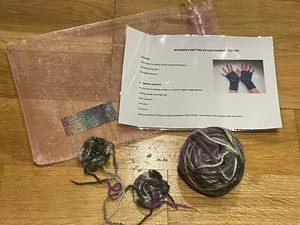 Beginners Knitting Kit Fingerless Gloves Additional Embellishments Full Detail - Picture 1 of 4