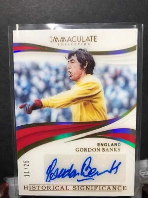 18-19 IMMACULATE 历史意义戈登·班克斯 #11/25 签名英格兰 — 第 1/2 张图片