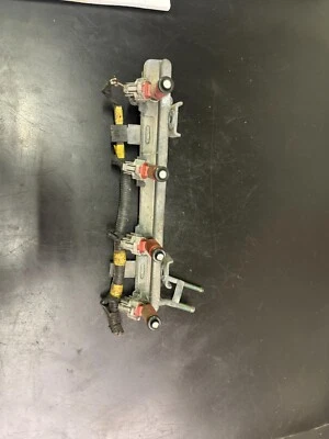 98 99 00 01 Geo Metro Complete Fuel Rail With Injectors Set Oem 1.3l Foto 1 de 4
