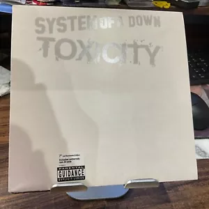 SYSTEM OF A DOWN 7" TOXICITY 2002 UK RED VINYL M/NM Numbered Columbia - Bild 1 von 3