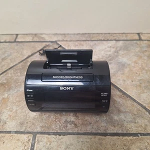 Sony ICF-C11iP Radio Alarm Clock iPod/iPhone Lightning Dock (spares or repair) - Picture 1 of 5