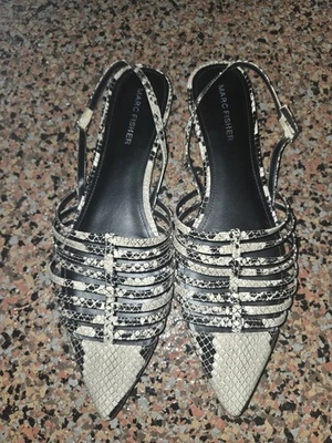 Eslinga trasera con estampado de serpiente Marc Fisher talla 8, ¡súper linda! Foto 1 de 4