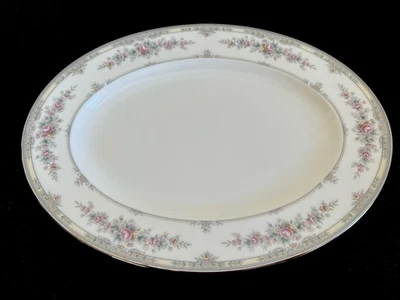 "Plato para servir ovalado Noritake Shenandoah 12"" con adornos de platino aerosoles florales" Foto 1 de 4
