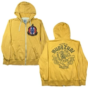 Chaqueta Roots Of Fight Nai Khanom Tom Padre de Muay Thai Cremallera Amarilla Grande - Imagen 1 de 13