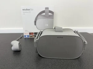 Oculus Go 32GB VR Headset Standalone Virtual Reality Used with Box - Picture 1 of 7