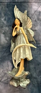 Wondering silver colored fairy selfstanding figurine with fabric wings & glitter - Picture 1 of 6