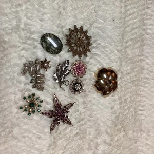 Konvolut 9 schöne Vintage seltene Blumen Stein Anhänger und Brosche Konvolut - Bild 1 von 5