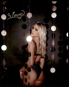 Victoria D'Errico Vicky Derrico Vicky D'Errico WWE REF Matte Auto Signed 8 x 10 - Picture 1 of 1