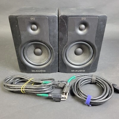 Pair of M-Audio BX5 D2 Powered Studio Monitor Speakers Black w Power Cables - Image 1 of 4