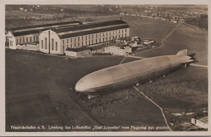 RPPC LZ 127 Graf Zeppelin dirigible estampado a mano Friedrichshaf Hangar PC UNP 12309f - Imagen 1 de 7