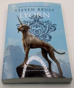 LYORN von Steven Brust - SIGNIERT UND BESCHRIFTET - NM+ - Pre-Release Paperback - Bild 1 von 4