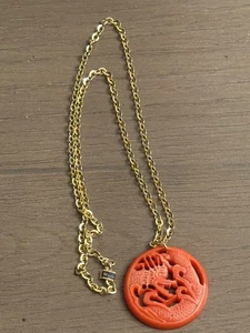 Antikes Zelluloid Medaillon Halskette Kette Koralle Drache/Boho/Hippie - Bild 1 von 10