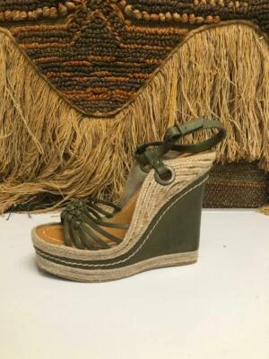 Sandalias de cuña verdes MIA para mujer talla 6 medianas  Foto 1 de 4