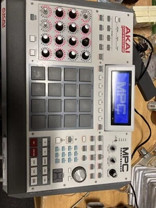Akai MPC Renaissance Fully Integrated Midi Controller - Picture 1 of 7