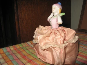 Vintage Japan Porzellan viktorianische Dame 4" groß voll rosa Kleid - Bild 1 von 6