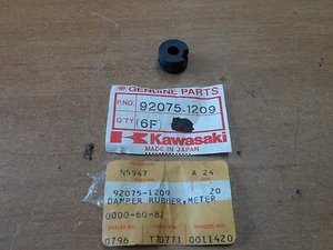NOS OEM Kawasaki Meter Rubber Damper 1979-2004 KDX250 KLF300 VN1500 92075-1209 - Bild 1 von 5