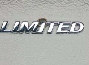 GENUINO TOYOTA SIENNA (2004-2020) PUERTA LEVADIZA EMBLEMA "LIMITADO" 75443-AE020! - Imagen 1 de 8