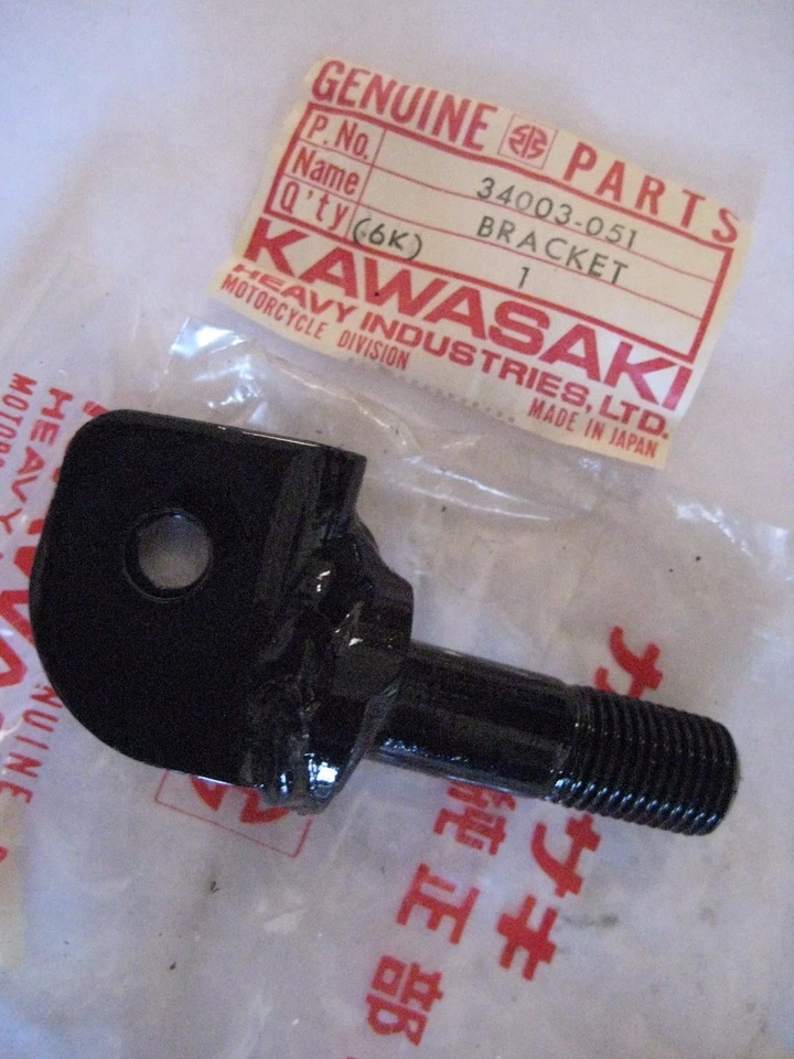 KAWASAKI KS125/KE125/KD125 ЛЕВАЯ ОПОРА КРОНШТЕЙН НОВЫЙ ИЗ СТАРЫХ ЗАПАСОВ! - Изображение 1 из 1