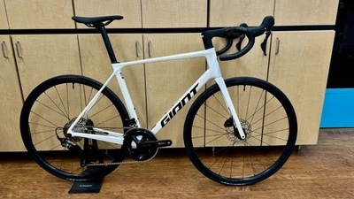 Giant TCR Advanced 2 PC BLOWOUT SALE - Image 1 of 3
