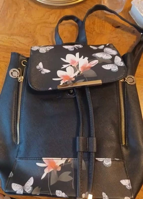 Mochila Convertible Wink Kangaroo Butterfly Negra Bolso de Hombro Cartera Nueva Sin Etiqueta Foto 1 de 4