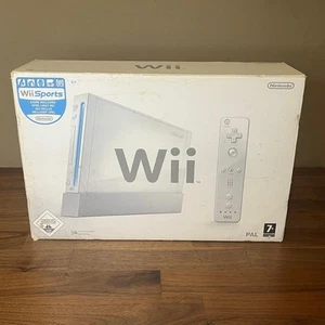 Console - Nintendo Wii Bianca - Completa Di Scatola + WiiMotion + Wiisport - Foto 1 di 23