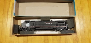 Athearn HO Scale Locomotive 4951 GE Demo Dash 9 C44-9W Dummy 8601 - Picture 1 of 5