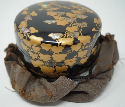 Japanese Natsume Lacquer Wooden Tea Caddy Original with Fine Shell Inlays 0801F5 - Image 1 of 4