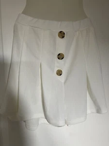 I Saw It First White Button Detail Shorts Size 6 - Picture 1 of 5