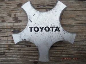 85-95 Toyota Supra Celica Factory OEM Silver Wheel Center Cap 716958 - Bild 1 von 2