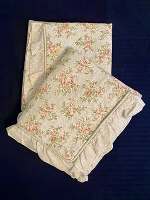 Fronhas Laura Ashley rosa botões de rosa com babados florais acolchoadas fronhas conjunto de 2 - Imagem 1 de 4