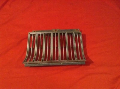 81-86 Cutlass Supreme 442 Calais Salón Pasajero Rejilla Derecha Foto 1 de 4