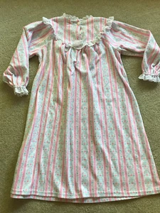 LANZ of SALZBURG Girls PINK HEARTS FLANNEL Nightgown Pajamas Eyelet Trim SIZE 4T - Picture 1 of 5