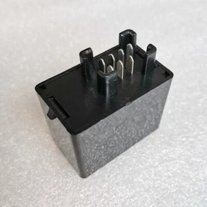 LED Turn Signal Flasher Relay for Suzuki VL1500 Intruder GZ250 Marauder 98-10 - Picture 1 of 4