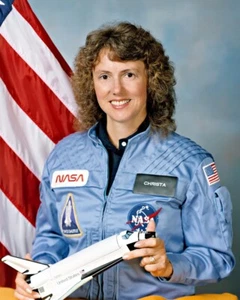 New Photo: Christa McAuliffe, Teacher & Space Shuttle Challenger Crew - 6 Sizes! - Picture 1 of 7