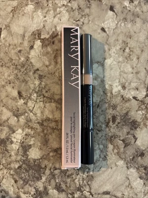Mary Kay Facial Highlighting Pen Shade 3 #019031 Full Size - Image 1 of 3