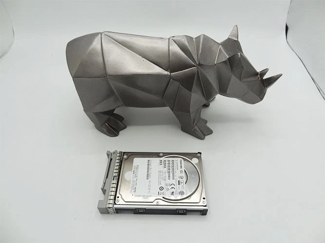 Unidad SFF UCS-HD300G10K12G Cisco 58-100169-01 300 GB SAS 12 Gb/s 10 K RPM SFF Foto 1 de 1