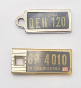Lote de 2 Llaveros CA Amarillo Negro Discapacitados Veteranos Americanos Placa 1954 - Imagen 1 de 3