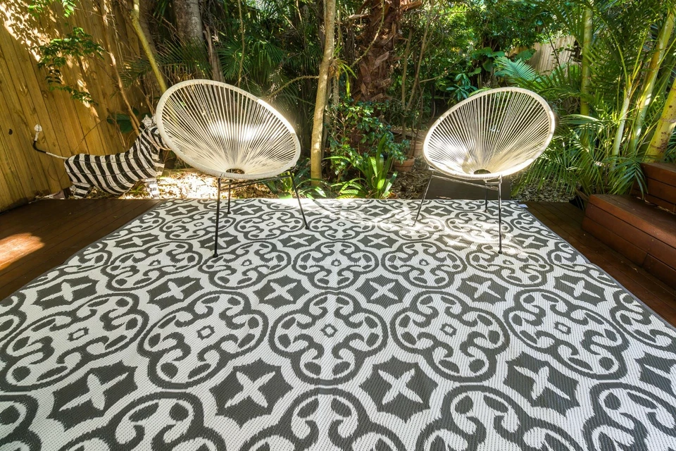 200 x 270cm Lisboa Grey/White Outdoor Plastic Rug/Mat Waterproof - image 1 of 4
