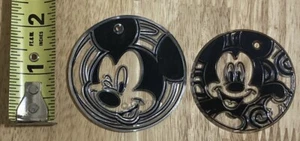 2er Set - Disney Mickey Mouse Kunststoff Kreis Weihnachten hängende Ornamente - Neu - Bild 1 von 6