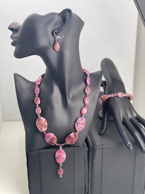 Juego de collar pulsera y pendientes fabricados en ágata rosa. Hecho a mano, vintage Foto 1 de 2