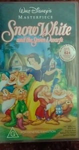 Snow White And The Seven Dwarfs. Walt Disney's Masterpiece VHS Free Shipping - Picture 1 of 4
