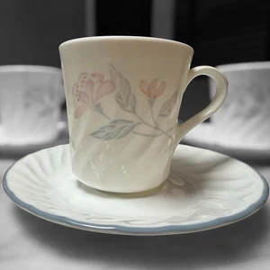 Corelle Pink Trio Cups & Saucer | Set of 4 | EUC - Picture 1 of 16