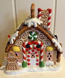 Christmas PARTYLITE P7304 Gingerbread House #1 Ceramic Tealight Candle Holder - Picture 1 of 9
