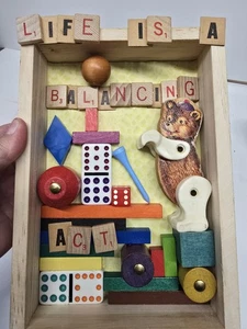 Upcycling Schattenkasten Montage Kinderzimmer Kunst Fundstücke Vintage Fisher Price - Bild 1 von 11