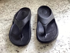 Oofos Damen Flip Flops schwarz Größe 38 - Bild 1 von 3