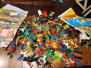 Lote de 200+ piezas de juego vintage Toy Soldier & Western mapas Timpo Tim Mee Marx - Imagen 1 de 23